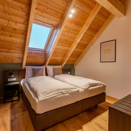 Mountain Aquarius 5a *